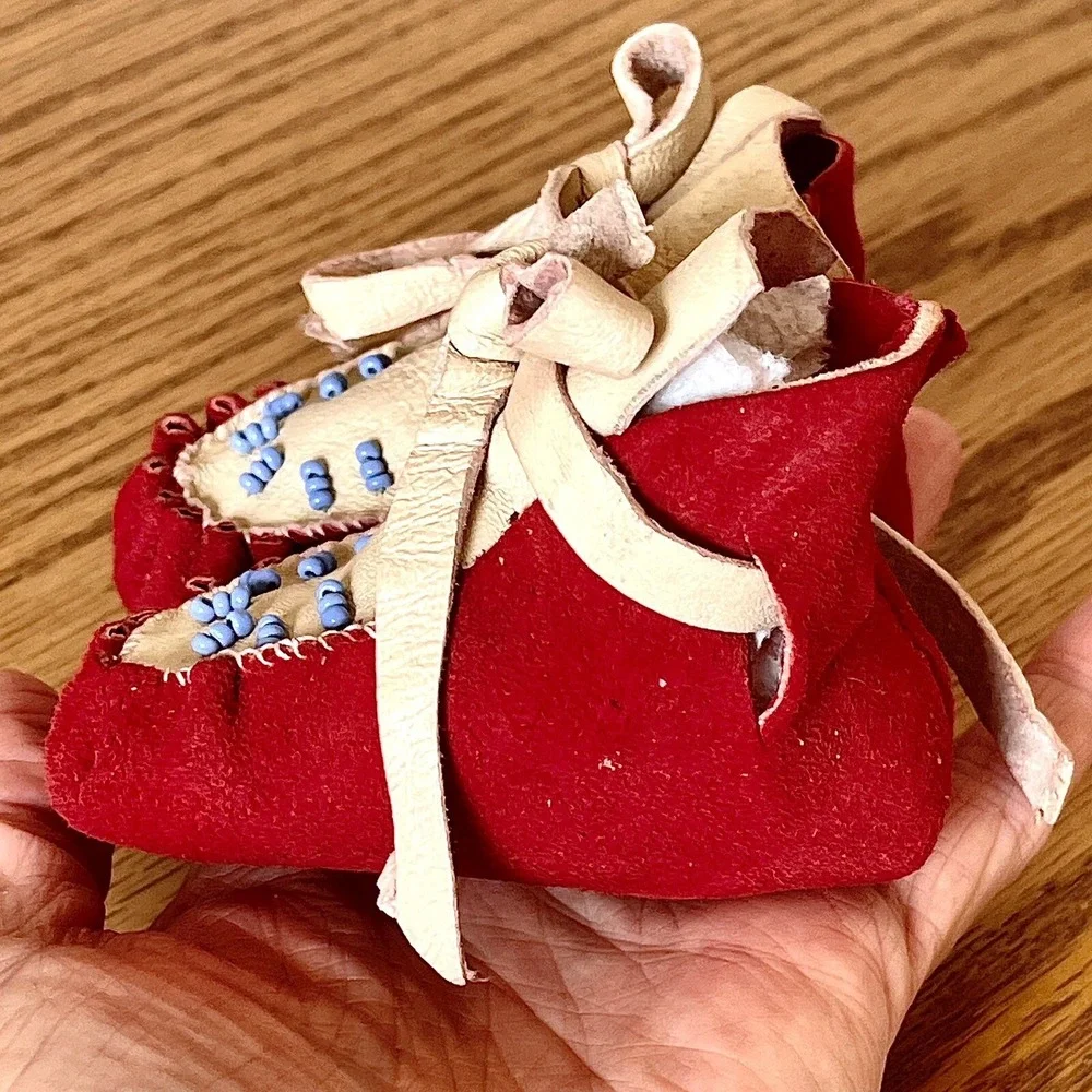 VTG Navajo Baby Booties Moccasins 50s Deer Skin Leather Sz 0 Beaded Red Handmade